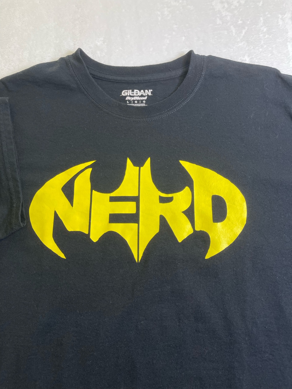 Gildan DryBlend Mens Large Black Batman Bat Signal NERD Graphic Tee Shirt L